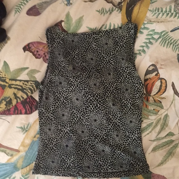 Express scoop neck tank/blouse - Picture 3 of 3